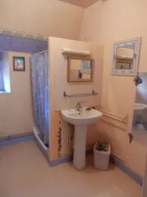 Colorful casa in una frazione a foglia - Image 2