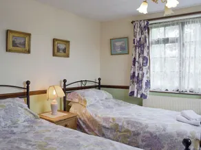3 bedroom accommodation in Oulton Broad, near Lowestoft - Image 5