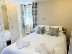 ** LOVELY 2 BEDROOM COTTAGE, GREAT LOCATION ** - Image 4