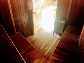 Beautiful cabin, rustic decor, Family oriented all amenities available - Image 3