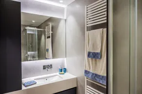 4 bedroom accommodation in Siros - Image 2