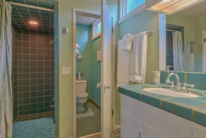 Oceanfront Home & Guesthouse - Panoramic Views - Image 3