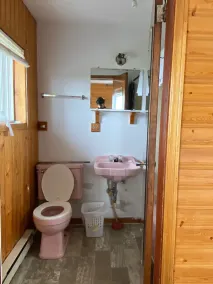 Hillcrest Motel- 10 min from beach, shore - Image 3