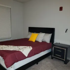 Stylish and Spacious, close to the Hospital. - Image 5