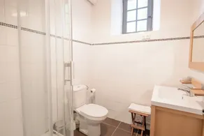 Ground level two-bedroom gîte with gated yard. Ideal for young families. - Image 4