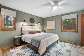 Luxury stay cabin EV ready, hot tub, fast wifi, sunroom, firepit & free cleaning - Image 4