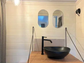 Charlies Chalet - Image 4
