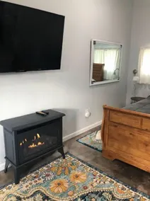 Downtown Yellowstone Bungalow - Image 2