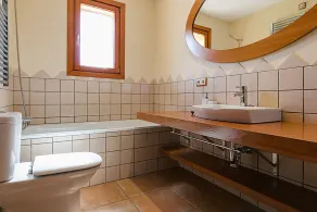 Ferienhaus in einer ruhigen Urbanisation, umgeben von Pinienwäldern und Bergen - Image 4