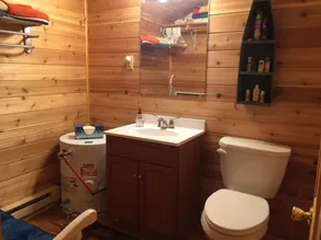 HONEYMOON CABIN FOR RENT ON BEAUTIFUL LAKE ROOSEVELT. - Image 3