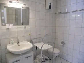 central - modern - comfortable - Image 3