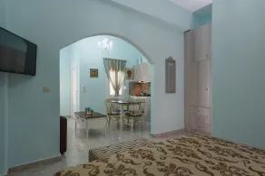 Spyros Aptmnts - Studio Ariadni with communal pool - Image 3