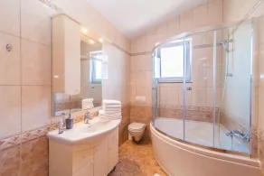 2-bedroom apartment AnaKatarina in Porec - Image 2