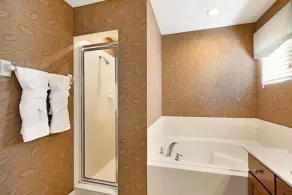 Lakeview 6-Bedroom Retreat with Game Room, Private Pool, Spa & Resort Amenities - Ideal for Families & Groups - Image 3