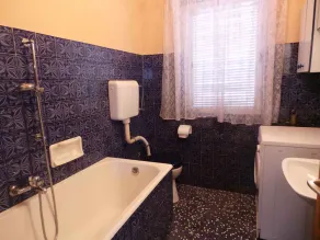 Holiday home with balcony and air conditioning - Image 3