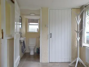 3 bedroom accommodation in Heath, near Chesterfield - Image 5
