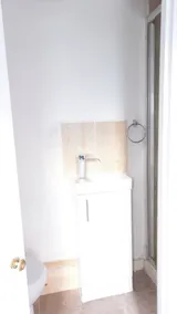 Cosy Studio Getaway - Free Parking & Central Links - Image 5