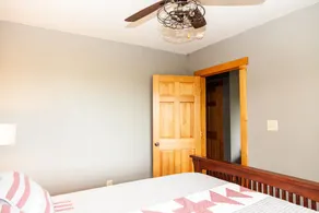 Well-appointed cabin with expansive mountain views, nature and tranquility. - Image 5