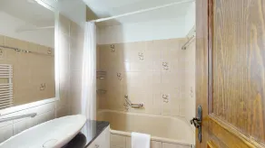 Ferienwohnung in Champfèr: 96 m², Terrasse, Kamin und Bergblick - Image 2
