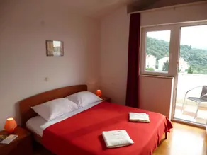 Holiday apartment with terrace and air conditioning - Image 3