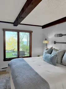 *HOT TUB * Lake Front | Near Olcott Beach | King Bed - Image 3