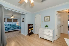 Gorgeous views! Renovated waterfront. Cozy retreat. Super clean! - Image 4