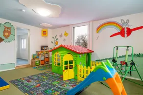 Pine - Central, Indoor Playground, Garden, Switch & Stream, SummerCard - Image 3