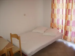 Apartment in Omiš with Balcony, Air condition, WIFI, Washing machine (3422-5) - Image 2