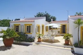 Vila Monte Luz - 1, Great apartment for 2 persons, pool, directly by the sea in prime location - Image 3