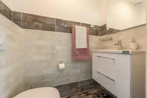 Modern two bedroom apartment with shared pool - Image 5