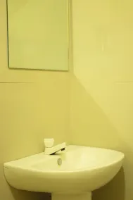 Leon Lakeside Hotel - Image 2