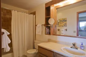 YOUR PERFECT MOUNTAIN GETAWAY ANY TIME OF YEAR!  GREAT LOCATION & VIEWS. - Image 2
