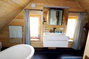 Nuovissimo chalet di lusso (70 mq) con vasca autoportante e due terrazze - Image 3