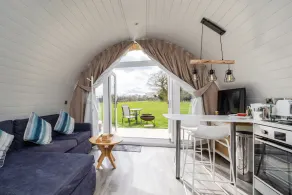 Swallowtail - sleeps 2 guests  in 1 bedroom - Image 5