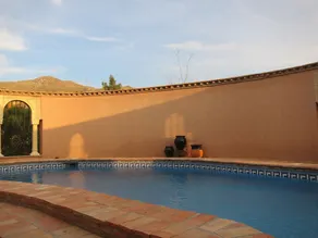 Spettacolare villa di montagna con piscina privata e moderna - Image 4