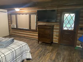 Cabin in the woods 20 mins from downtown - Image 5