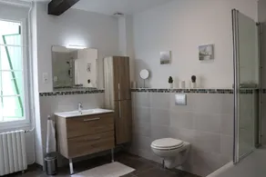 Holiday home in the heart of the Village for 10 adults and 4 children max. - Image 3