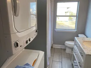 Maison de plage mise à jour avec vue sur le canal Oasis en bas, barbecue grill, wifi gratuit! - Image 5