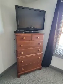 Spacious, Pet Friendly Apartment in the Heart of Downtown - Image 2