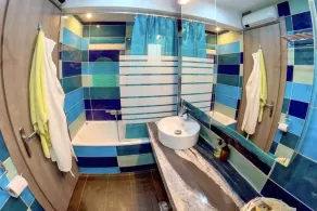 Deluxe Beach Apartment- Sleeps 2 & Private Terrace - Image 4