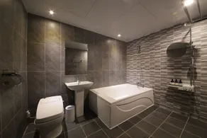 Almond Hotel Gupo Station - Image 2