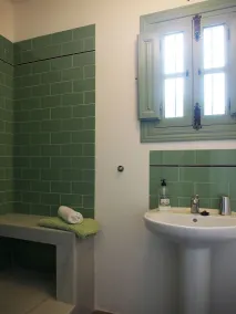 Bondgård i privilegierat läge, med privat pool och etablerade trädgårdar. - Image 4