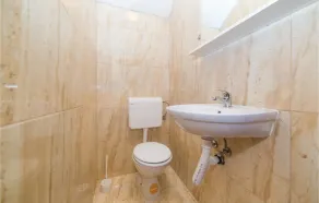Cozy Home In Primorski Dolac With Wifi - Image 3