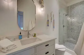 Discounts! Beautifully decorated 206 Ocean Blvd. Oceanfront, Pool/Hot Tub, Elevator - Image 5