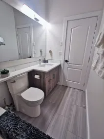 Teri's Modern Apartment - Image 2