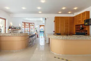 Niros Beachfront Aparthotel - Image 3