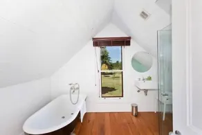 Vine Lodge- Heritage Getaway in Exeter - Image 5