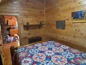 Settlers Roost at Avenwood Cabins - Image 4