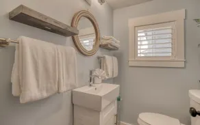 King Tide - Spacious, Renovated Cottage, Smart TVs, Steps to Beach at Rockaway! - Image 4