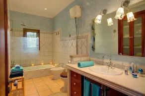 Impressive Converted Farmhouse, A/C, Private Pool, Amazing Views in a Rural Area - 3 km to Felanitx - Image 4